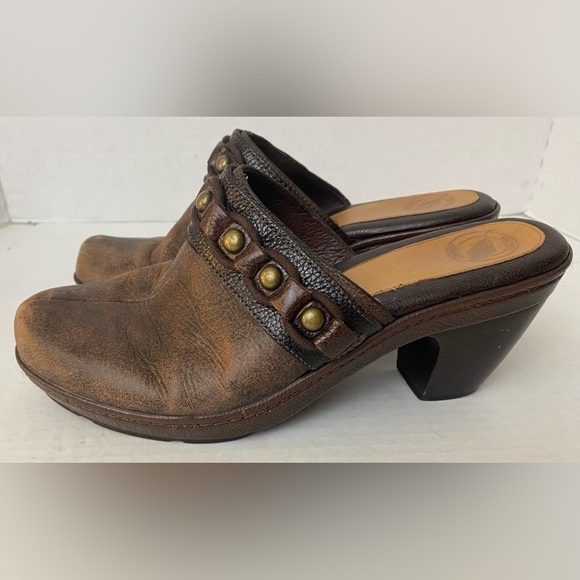 Nurture Dory Womens 8 1/2 M Clogs Mules Brown Metal Stud Leather 3" Heel Slip On - Picture 9 of 10